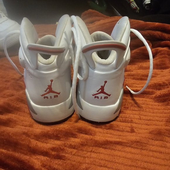 Nike White and Red Jordans - Picture 4 of 8